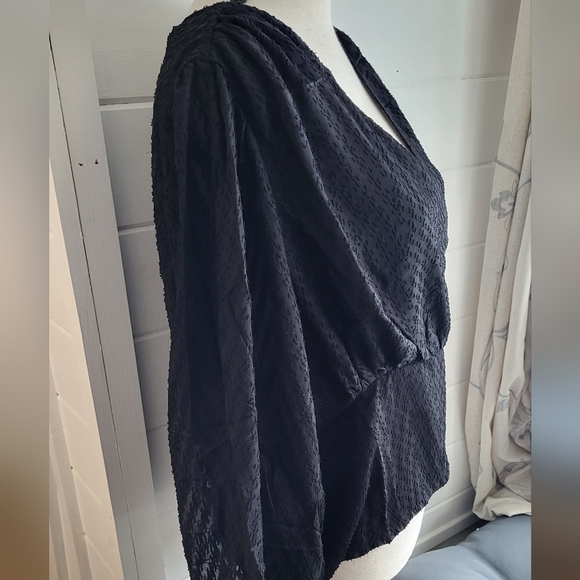 Torrid Zig Zag Surplice Crop Longsleeve Blouse - Picture 5 of 7